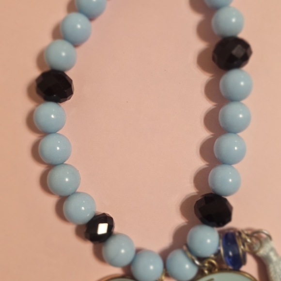 Bracelets - Picture 5 of 9